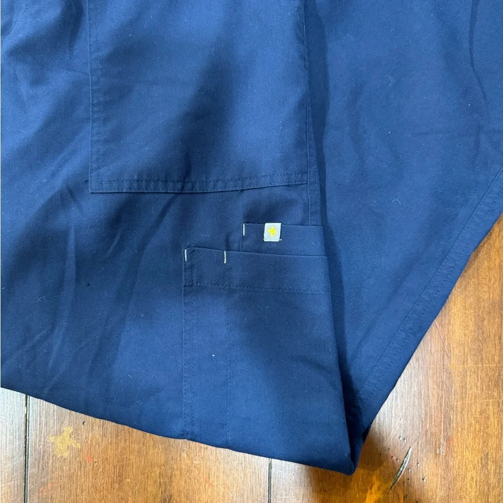 FIGS Tela Navy Cargo Scrub Pants Men’s XL Medical Uniform Stretch 34 X 32